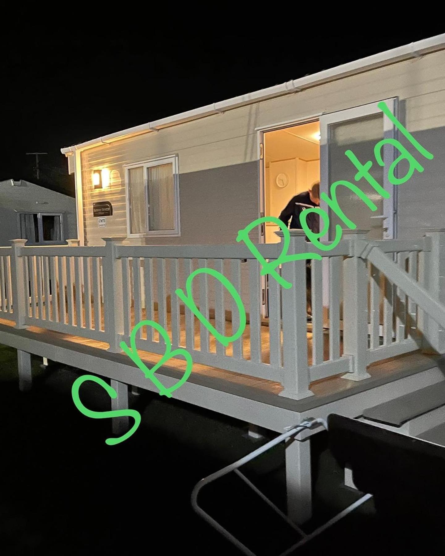 Summer Breeze Deluxe Caravan Rental Saint Osyth Exteriör bild
